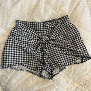 Abercrombie black plaid gingham shorts/skort